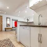 Luxury 3 Bedroom Perla Del Mar 阿德耶