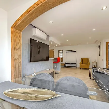 アパート Luxury 3 Bedroom Perla Del Mar アデヘ